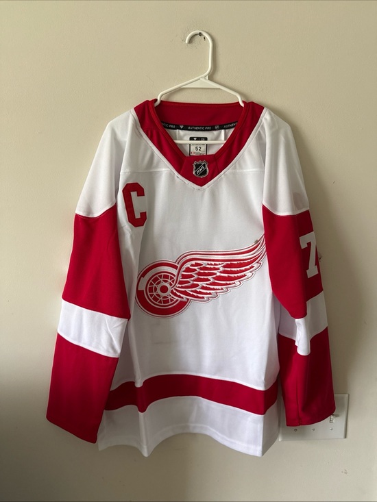 Fanatics Other - Men's Fanatics Dylan Larkin #71 Detroit Red Wings NHL Jersey Sz 52 - White RARE